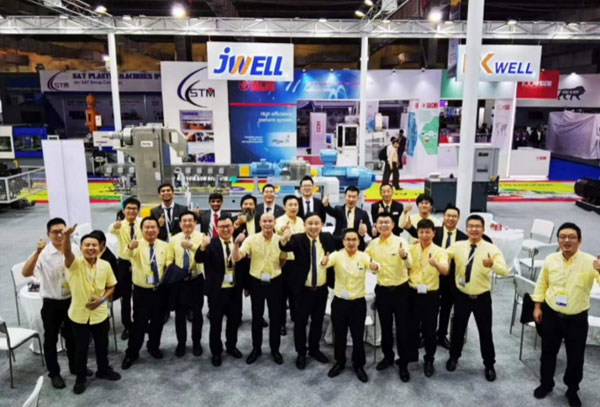 ~!phoenix_varIMG51!~