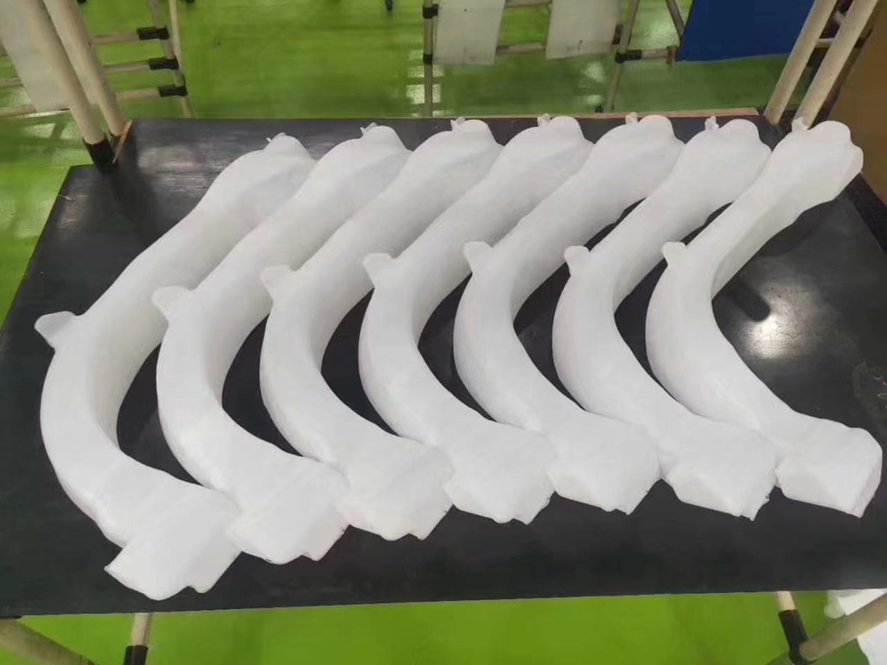 Machine de moulage par soufflage tridimensionnelle Jwell (robot) pour conduit d'air automatique/tuyau de remplissage d'huile