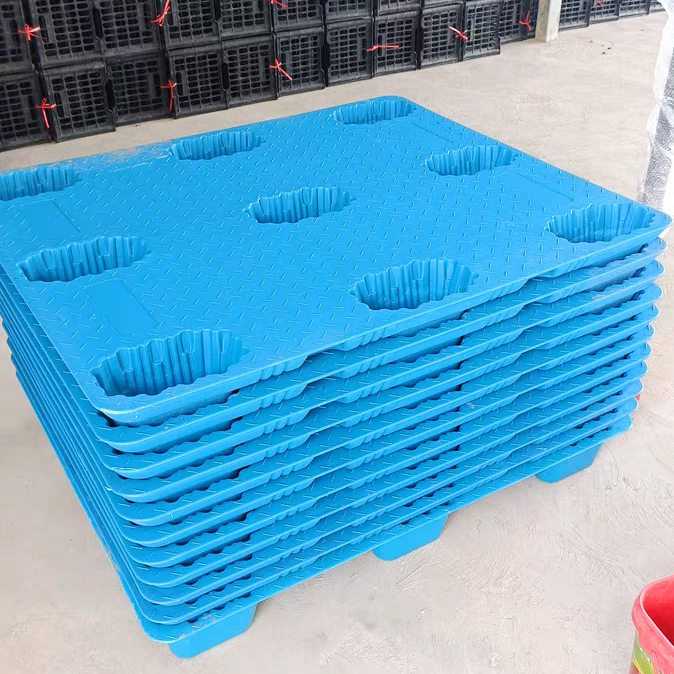 Moule de moulage par soufflage de bouteilles et de pots en plastique, moule de moulage par soufflage en plastique creux