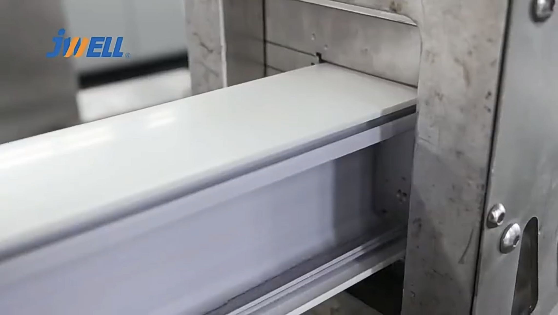 Ligne de machines d'extrudeuse de profil à grande vitesse en PVC JWELL Fabricant d'extrudeuse en plastique