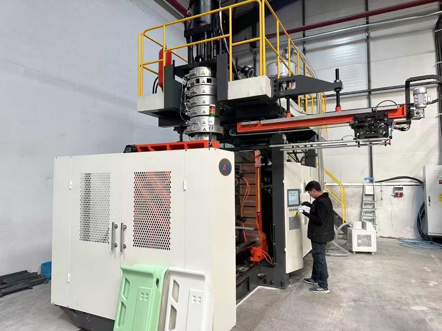 Machine de moulage par soufflage Jwell pour meubles en plastique médical, lit d'hôpital, pied de lit/tête de lit