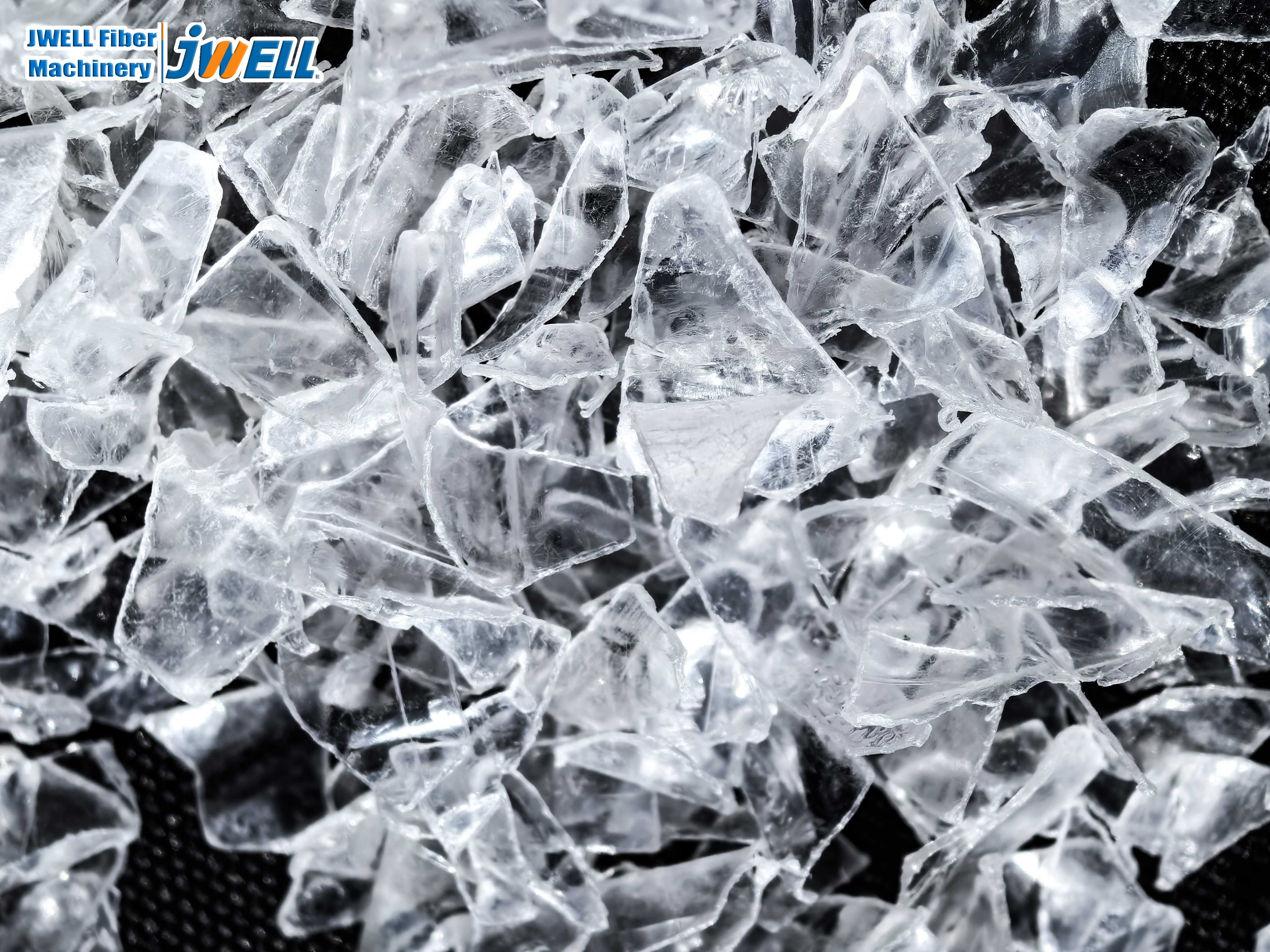 Flocons de bouteilles en PET recycl&eacute;s (flocons blancs)