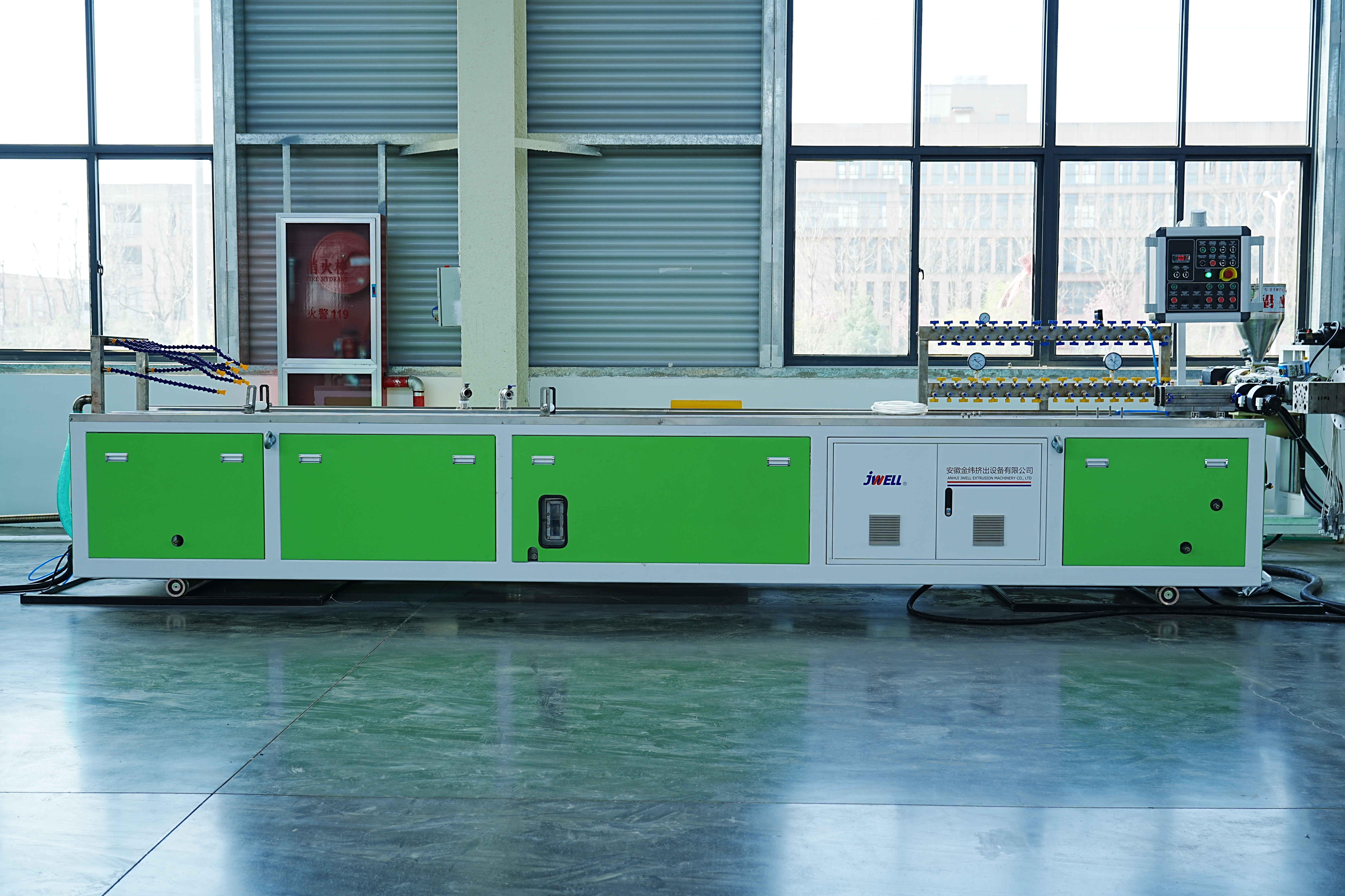 Chaîne de production complètement automatique de panneau de mur de panneau de plafond de PVC pour la décoration intérieure