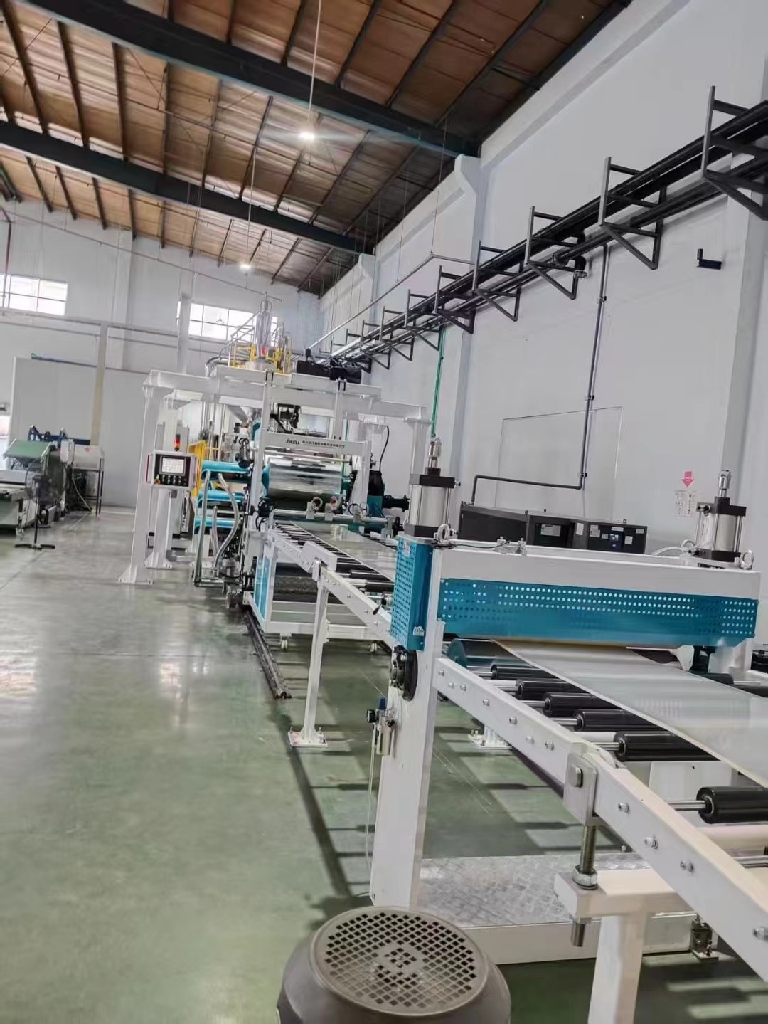 Ligne d'extrusion de feuilles de semelle intermédiaire EVA/TPU | Équipement matériel en mousse JWELL TPU