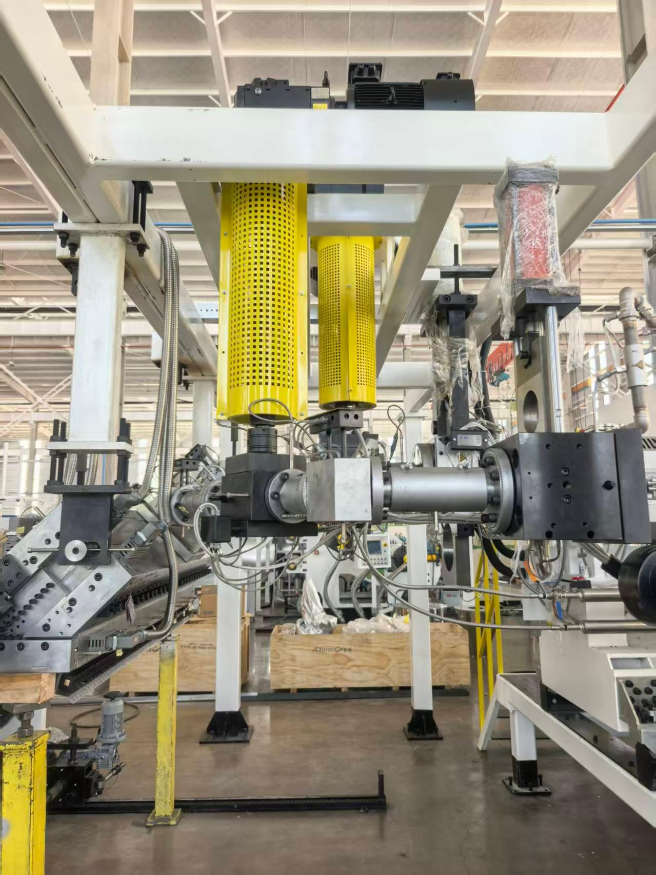 Ligne de machines d'extrusion de coussins d'isolation acoustique automobile | Ligne composite JWELL PE EVA POE
